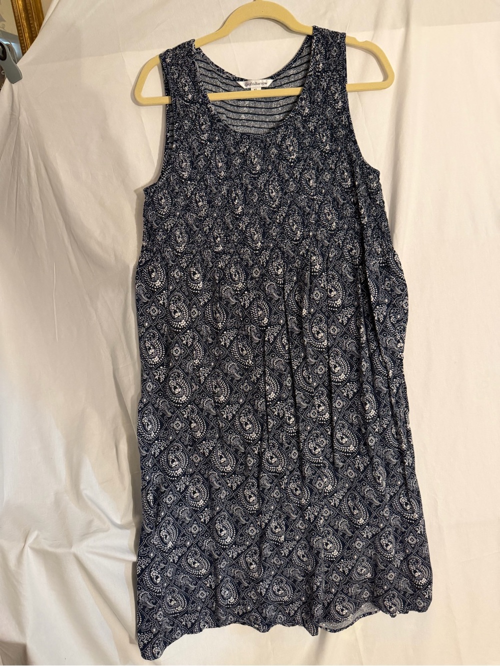 #571 Croft and Barrow Women's Navy Paisley Sleeveless Dress